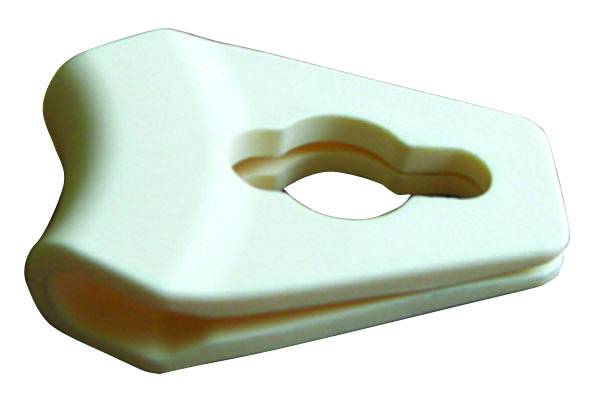 Passe sandow en plastique pour limiter l'usure du sandow..